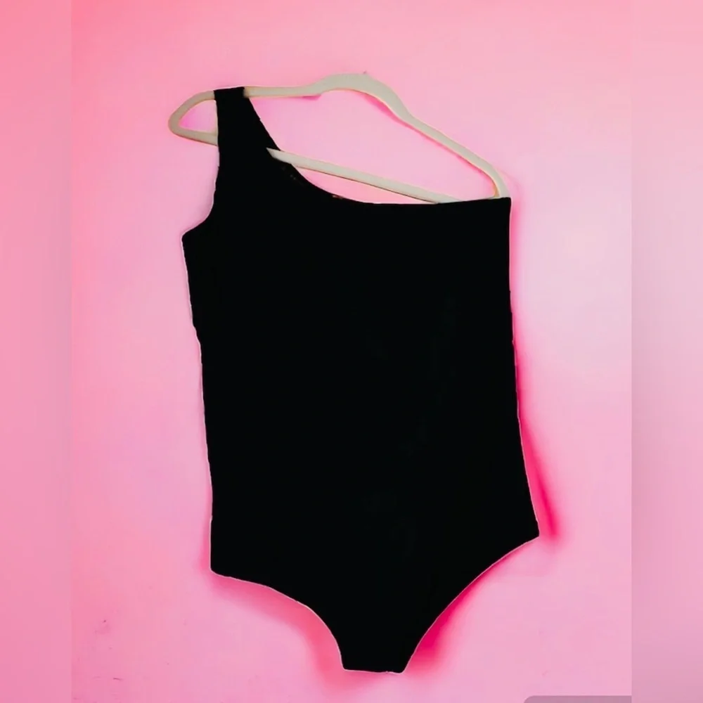 One shoulder black swimsuit NWOT - Picture 3 of 5